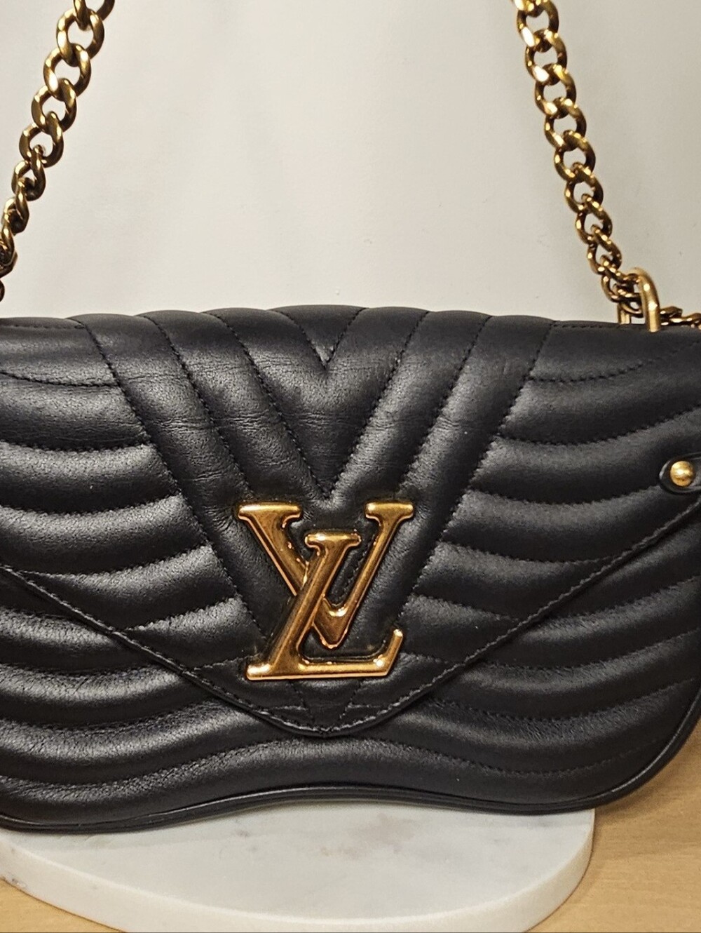 Louis Vuitton New Wave Chain Bag Quilted Leather MM - Picture 5 of 12